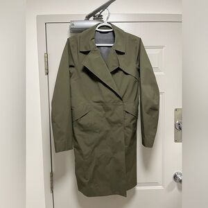 Arc’Teryx Goretex Nila trenchcoat